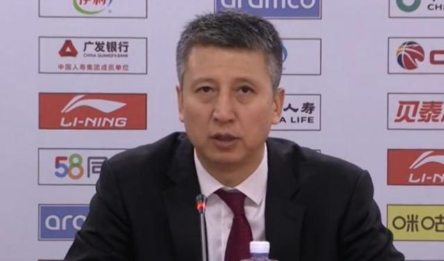 杨若晴的屋子里，孙氏正跟那为杨若晴铺床，一边扭头叮嘱站在一旁的杨若晴。